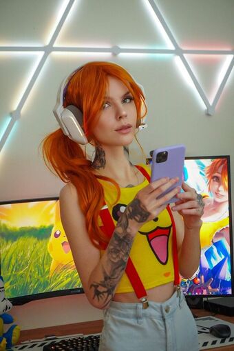 Vickysteez Голі Зливи OnlyFans Фото 4