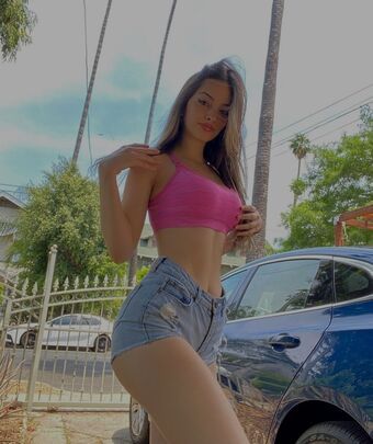 Victoria Pfeifer Голі Зливи OnlyFans Фото 18