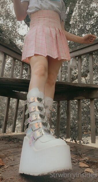 viinusflytrap Голі Зливи OnlyFans Фото 2