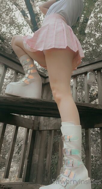 viinusflytrap Голі Зливи OnlyFans Фото 9