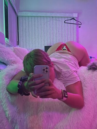 Vikachu7 Голі Зливи OnlyFans Фото 1