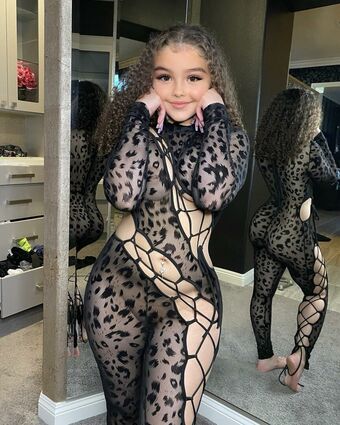 violet2valid Голі Зливи OnlyFans Фото 12