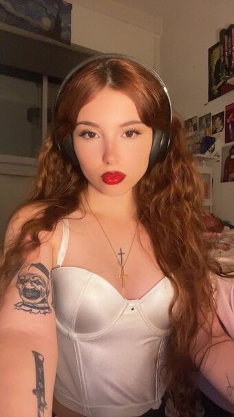 Violetabb_ Голі Зливи OnlyFans Фото 23