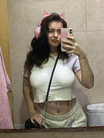 Wanda Голі Зливи OnlyFans Фото 1