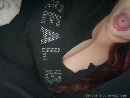 wapnoemi Голі Зливи OnlyFans Фото 1