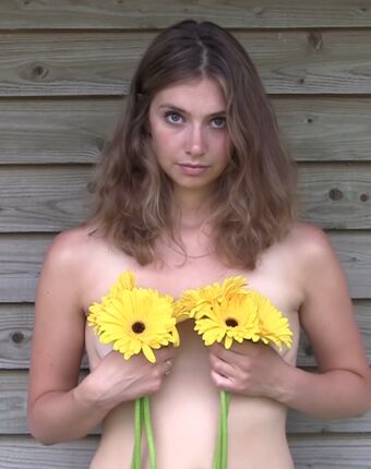 Weekly Imogen Голі Зливи OnlyFans Фото 3
