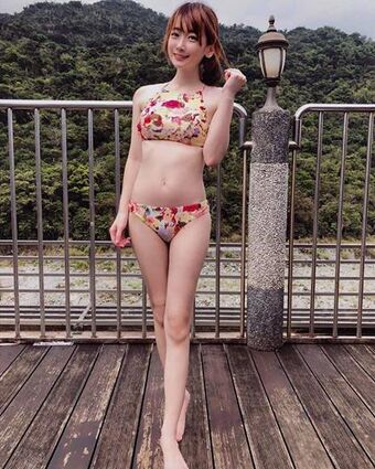 Weiwei610 Голі Зливи OnlyFans Фото 1