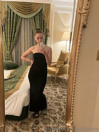 whitewee Голі Зливи OnlyFans Фото 11