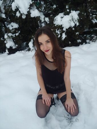 wika99 Голі Зливи OnlyFans Фото 4