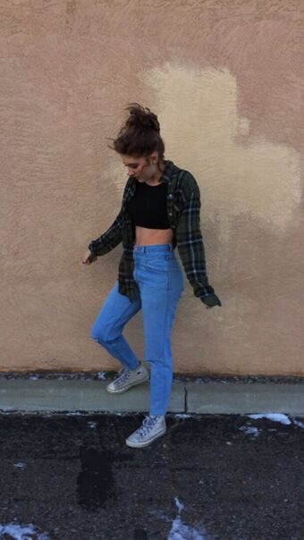 Willow Shields Голі Зливи OnlyFans Фото 225