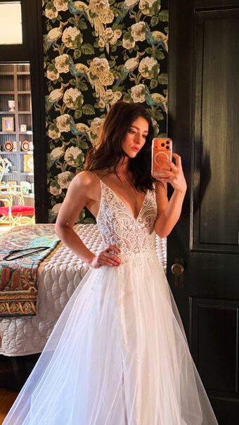 Willow Shields Голі Зливи OnlyFans Фото 227