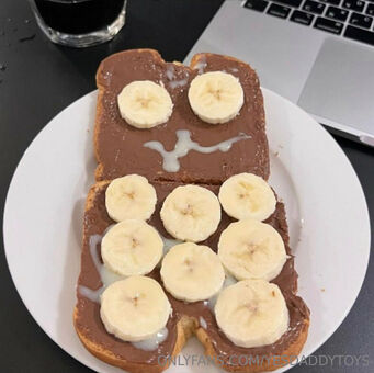 yesdaddytoys Голі Зливи OnlyFans Фото 25