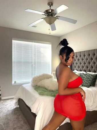 Yesprettyb Голі Зливи OnlyFans Фото 28
