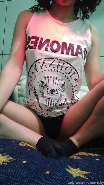your-ruby Голі Зливи OnlyFans Фото 16
