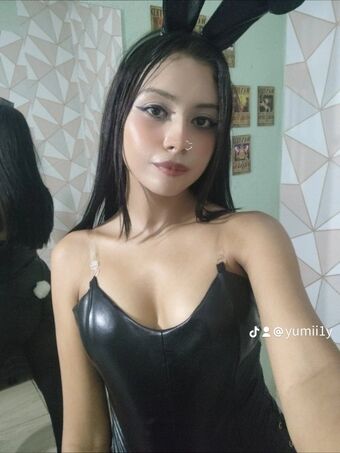 Yumiz1nha Голі Зливи OnlyFans Фото 5