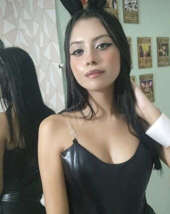 Yumiz1nha Голі Зливи OnlyFans Фото 6