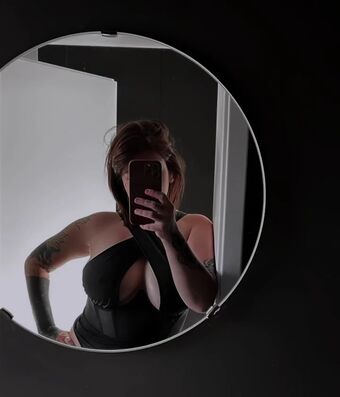 Yvimustang Голі Зливи OnlyFans Фото 12