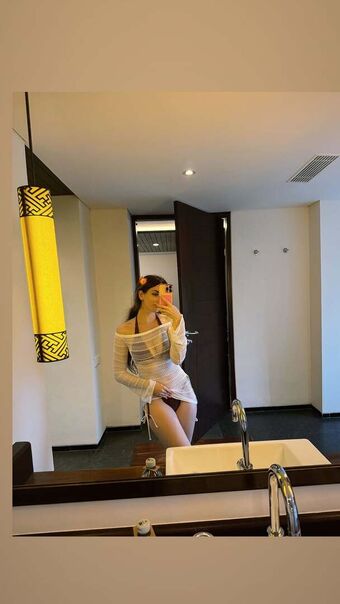 Zeling Голі Зливи OnlyFans Фото 22