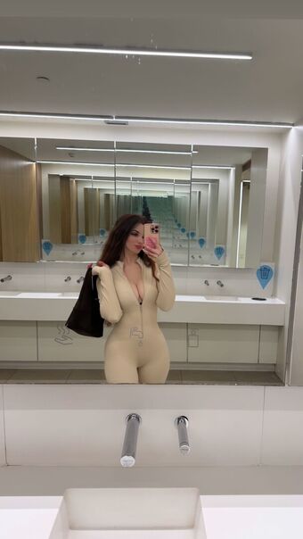 Zeling Голі Зливи OnlyFans Фото 24