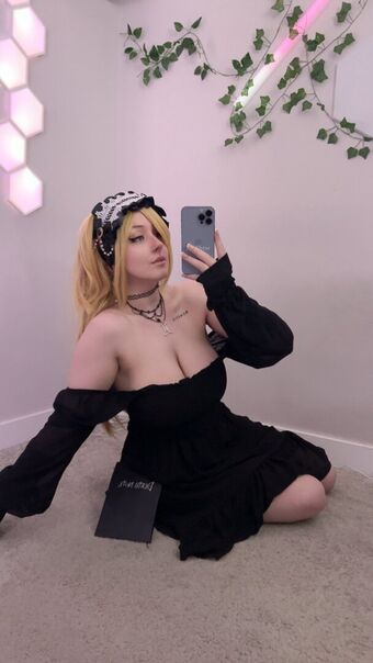 Zsofibtw Голі Зливи OnlyFans Фото 2