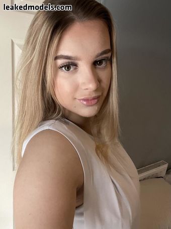 Lex Голі Зливи OnlyFans Фото 3