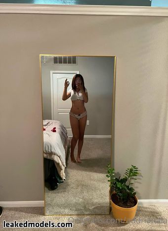 Addrianala Голі Зливи OnlyFans Фото 8