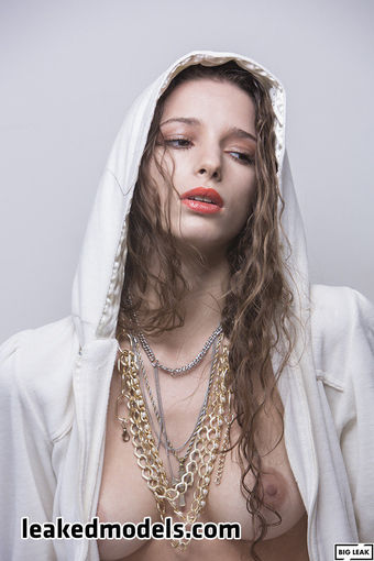 Daniela Baldi Голі Зливи OnlyFans Фото 38